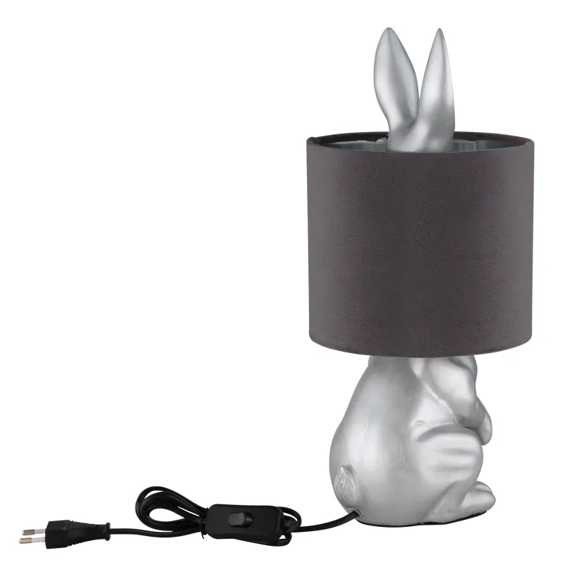 Rabbit 40cm Sølv bordlampe Fra Globo Lighting - Med en silverf&auml;rgad kaninfigur som bas och en elegant gr&aring; sammetsk&auml;rm kombinerar den lekfull design med sofistikerad stil.