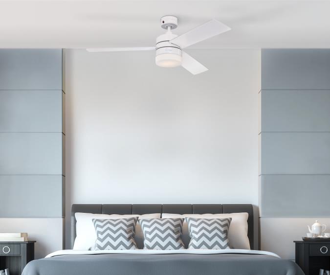 Alta Vista Ø122 Hvit Fra Westinghouse - Viften har en hvit finish med vendbare blader i hvit og lys lønnetre, noe som gir muligheten til å tilpasse utseendet.