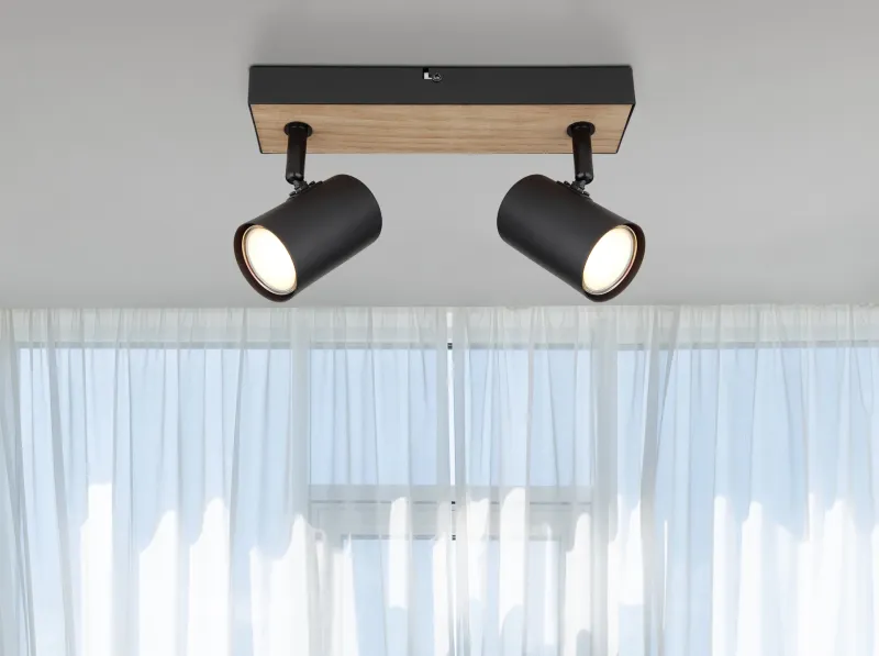Robby 2 Natur spotlight Fra Globo Lighting - Robby &auml;r en&nbsp;stilren&nbsp;takspotlight som imponerar med sin eleganta design i mattsvart metall och MDF i tr&auml;-look.