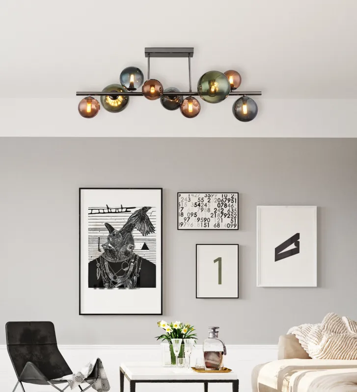 Riha 87cm Flerfarget plafond Fra Globo Lighting - Glaskuporna i brons, gr&ouml;nt och petrol ger lampan en unik karakt&auml;r och eleganta f&auml;rginslag som kompletterar modern inredning.