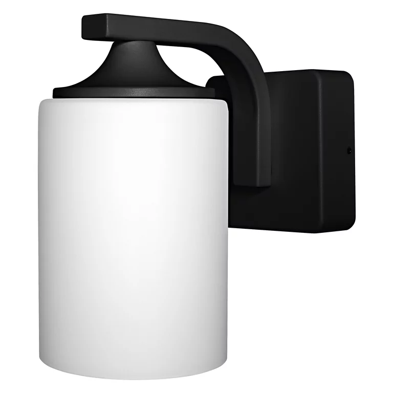 Lantern Cylinder Svart utendørslampe Fra Osram - Den er laget av presst&oslash;pt aluminium for h&oslash;y slitestyrke og har en diffuser i herdet frostet glass som gir et mykt og behagelig lys.