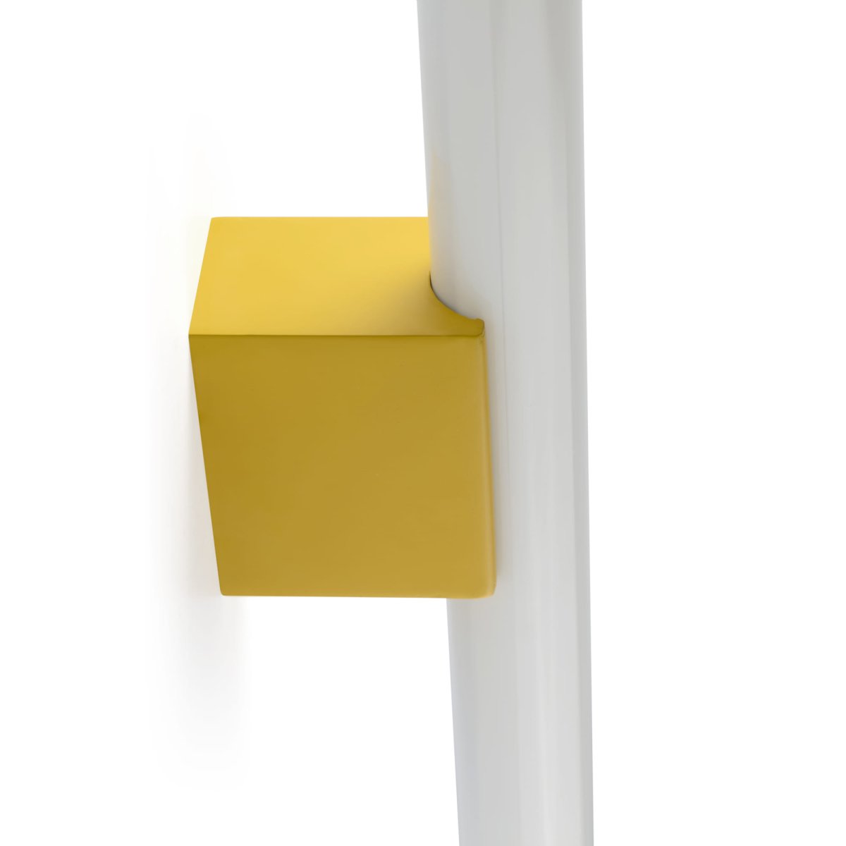 Calma 50cm Gul baderomslampe Fra Faro Barcelona - Calma er en vegglampe i gul utf&oslash;relse, perfekt for generell belysning i f.