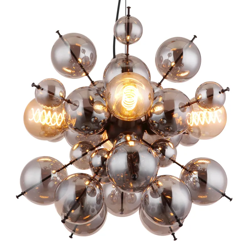 Udo Ø50 Røykfarget Taklampe Fra Globo Lighting - Dess unika design imponerar med en rund form d&auml;r eleganta metallst&auml;nger sammanl&auml;nkas med dekorativa kulor i olika storlekar.