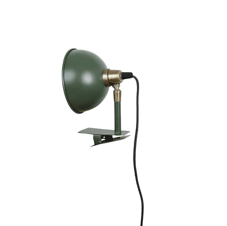 Pelle Grønn klemmelampe Fra Strömshaga - Bordlampe som kan festes til for eksempel; sengegavlen, en vinduskarm eller kanten på et bord eller en hylle.