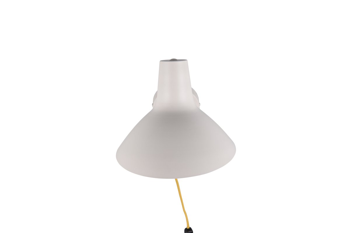 Traveller 38cm Grå vegglampe Fra Trio Lighting - Den varme gråfargen og den matte messingarmen gir et elegant uttrykk som passer inn i mange interiørstiler.