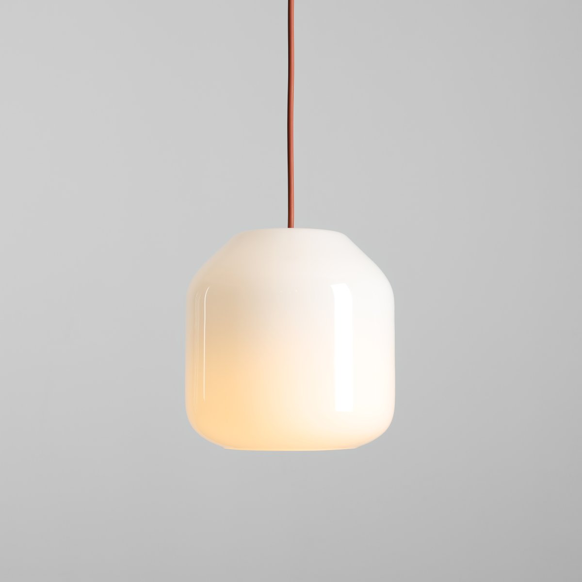Flask Ø18 Terrakotta Taklampe Fra Artera - Flask er en stilig takpendellampe som kombinerer myke former med et moderne fargevalg.