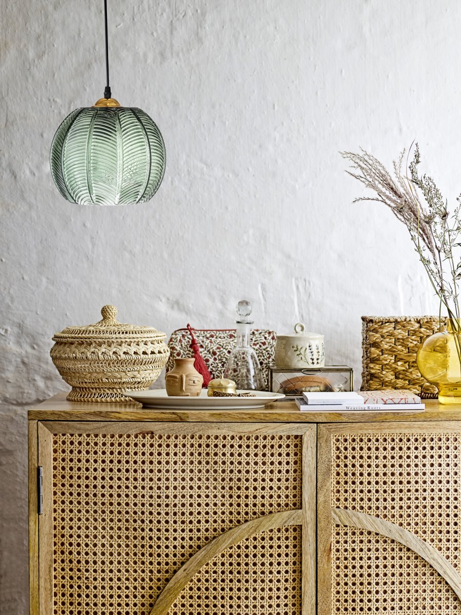 Adar Ø22 Grønn Taklampe Fra Bloomingville - Kombinasjonen av svart og gull gir lampen et eksklusivt og dekorativt preg som passer inn i mange forskjellige hjem og stiler.