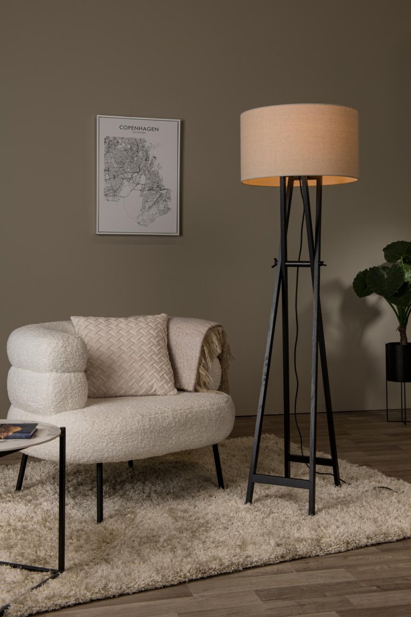 Trafalgar Svart gulvlampe Fra Lucide - Med en høyde på 157 centimeter og en diameter på 48 centimeter er Trafalgar et subtilt tillegg til ethvert rom.