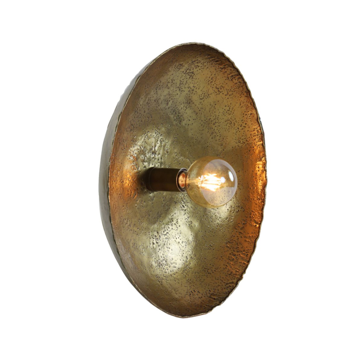 Neva Ø50 Bronse vegglampe Fra Light & Living - Den elegante Neva-vegglampen har en rund, hamret metallskjerm i antikk bronsefinish som skaper et industrielt preg.