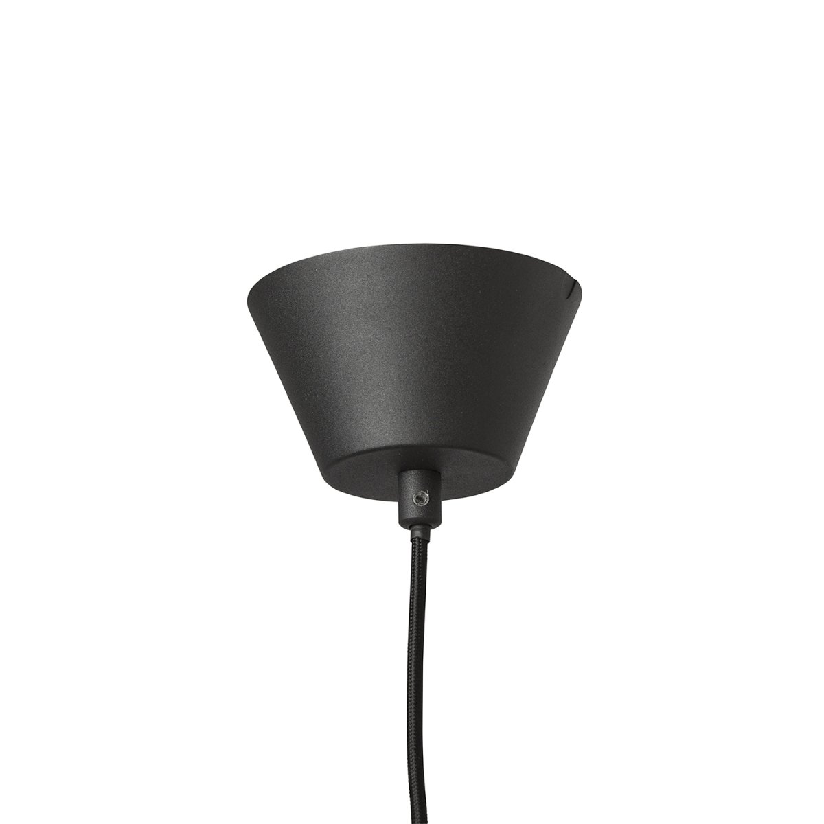 Down Ø15 Antrasitt Taklampe Fra CO Bankeryd - Down 15 taklampe har et ungdommelig og tidsriktig design som med sitt atmosfæriske lys passer perfekt over spisebordet.