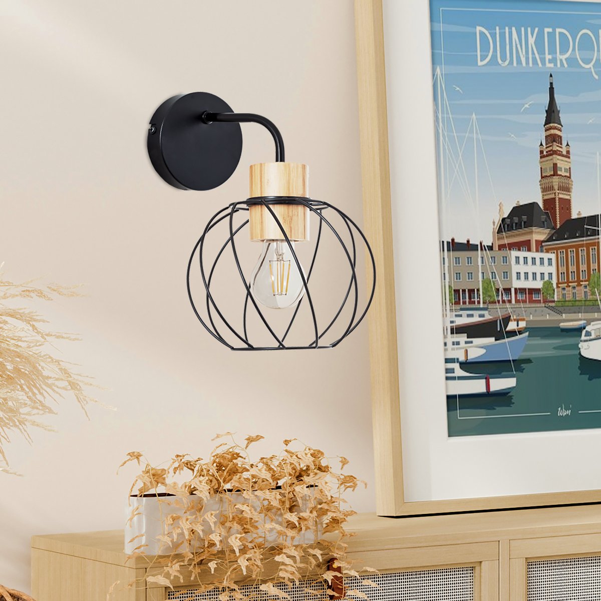 Mallow Ø20 Matt svart vegglampe Fra Brilliant - Mallow vegglampe har et industrielt design som kombinerer metall og bambus for å skape en naturlig følelse.