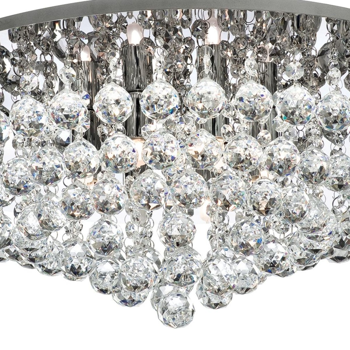 Hanna Ø55 Krom krystall Fra Searchlight - Den elegante bakplaten med speil fullf&oslash;rer utseendet til denne store, moderne lysekronen.