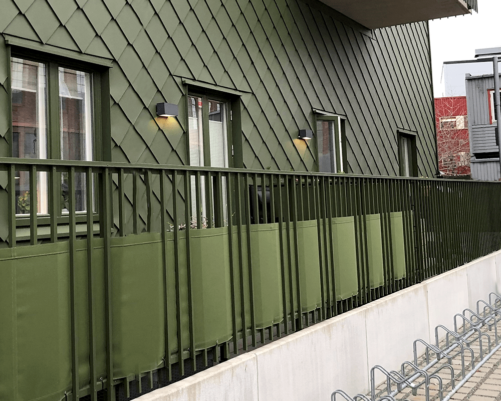 Jubilar II Svart utendørslampe Fra Westal - Armaturen er for innendørs og utendørs bruk IP44, egnet for bruk i både private og offentlige miljøer.
