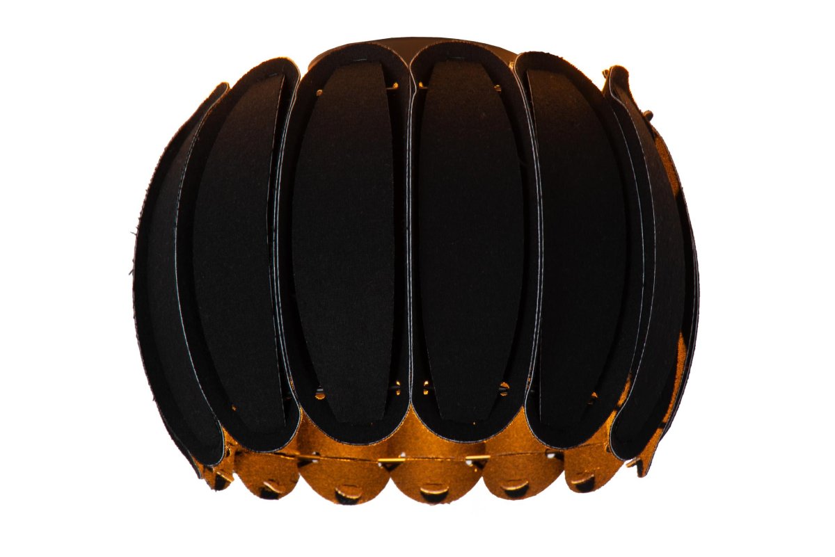 Spencer Ø30 Svart plafond Fra Lucide - Et snev av retro møter naturlig eleganse og skaper et overraskende fokuspunkt i interiøret.