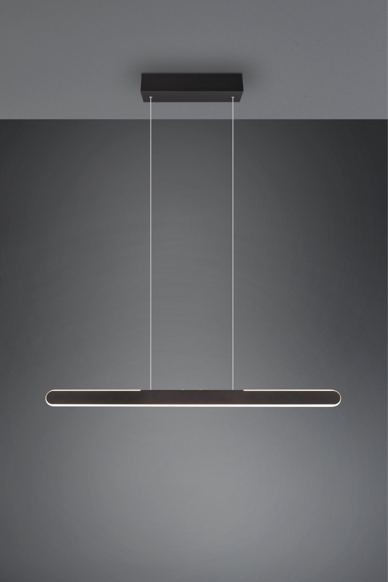 Helios 100cm Svart Taklampe Fra Trio Lighting - Designet i matt sort farge er et ekte blikkfang i interiørkonseptet ditt.