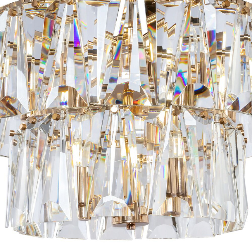 Puntes Ø77 Gull krystall Fra Maytoni - Puntes er en elegant taklysekrone i gullfarget metall med glitrende prismer som omgir lyskildene og skaper et magisk lysspill n&aring;r lampen er p&aring;.