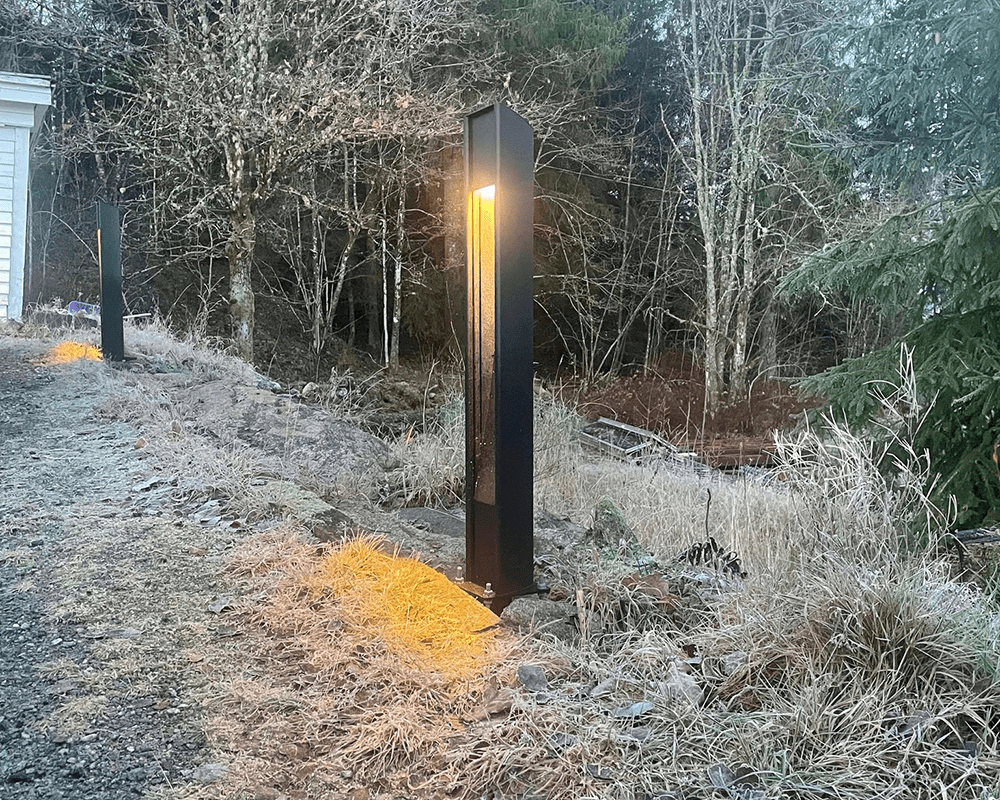 Trius 100cm Antrasitt pullerter Fra Westal - Som tilbehør finnes det jordankere for innstøping eller fundamentadaptere for montering i 108mm fundamenter.