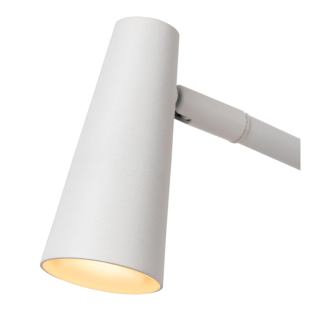 Stirling Hvit gulvlampe Fra Lucide - Stirlings tidløse karakter gir klasse til interiøret ditt og er et must for bokelskere og alle som elsker en hjemmekoselig atmosfære.