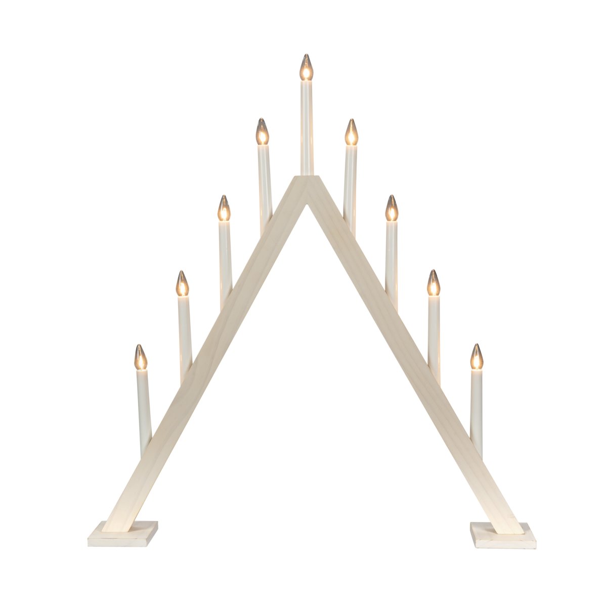 Wooden Candelabra 9 Lights Hvit Fra Konstsmide - Elegant lysestake i hvitbeiset tre&auml; med 9 lyskilder i klassisk trekantform.