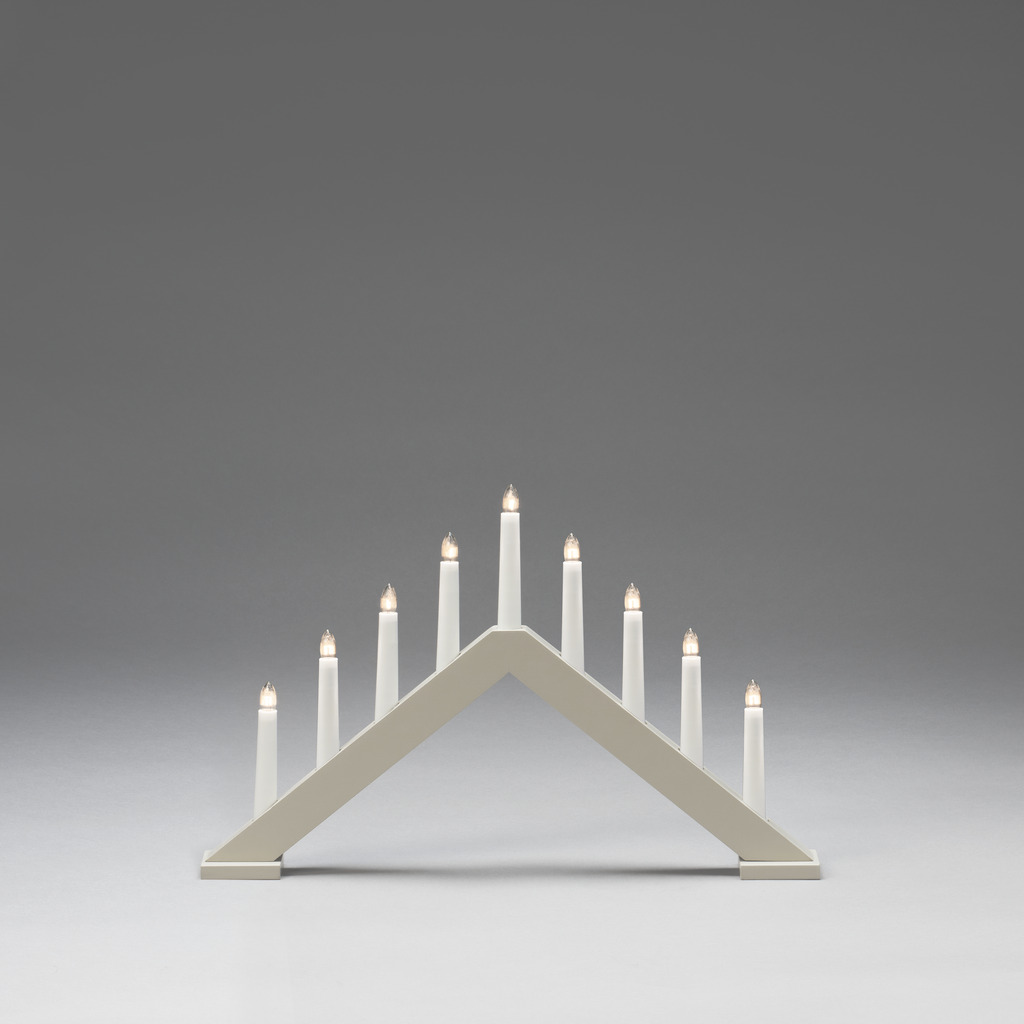 Candelabra 9 Lights Matt beige Fra Konstsmide - Gi hjemmet ditt en tidl&oslash;s og stilig julestemning med denne elegante, matte beige adventslysestaken i tre.