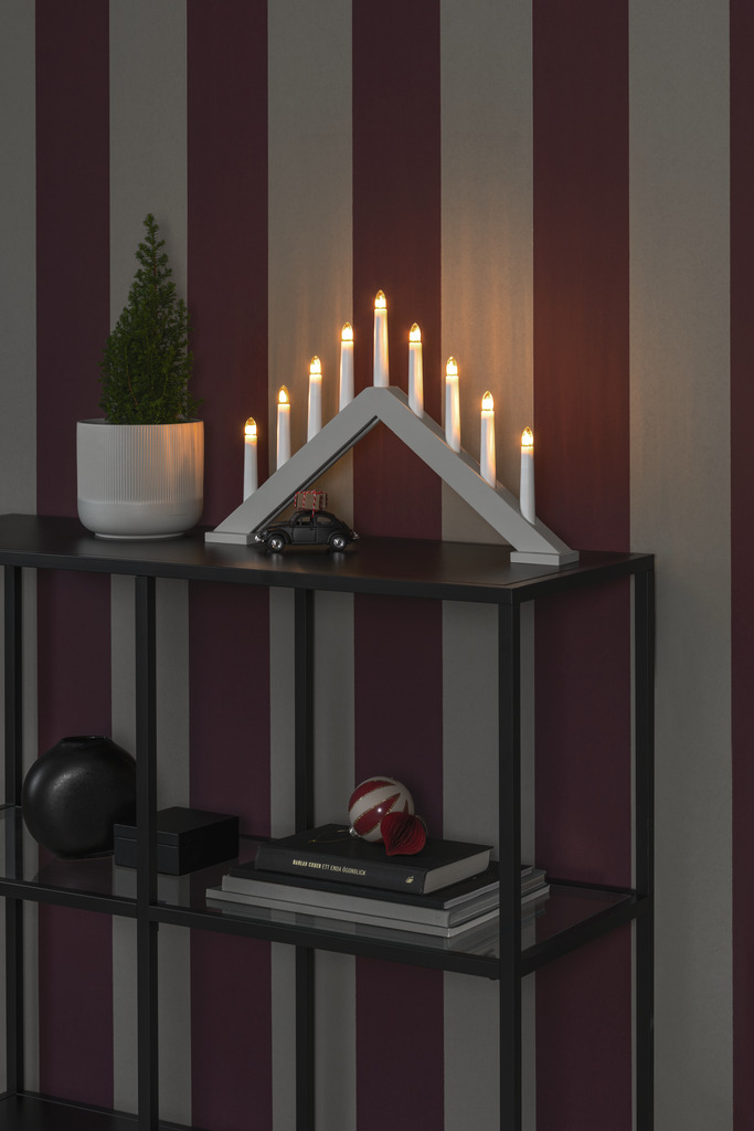Candelabra 9 Lights Matt beige Fra Konstsmide - Gi hjemmet ditt en tidl&oslash;s og stilig julestemning med denne elegante, matte beige adventslysestaken i tre.