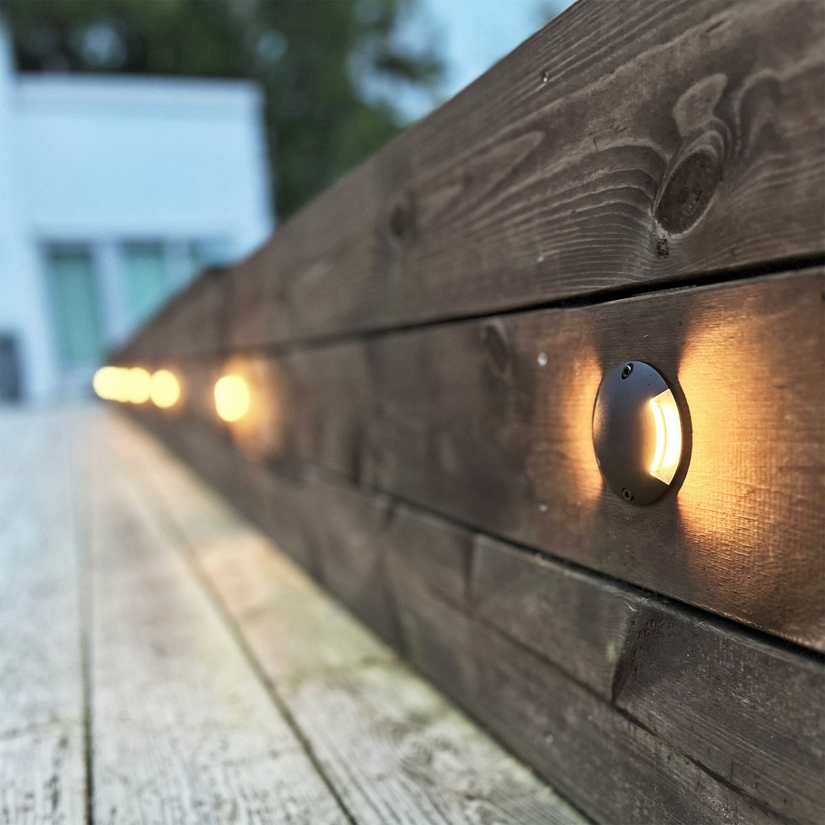 Zenit duo Svart Fra Lightson - Et fleksibelt og rimelig 12-voltssystem for hagen din, som du enkelt installerer selv og senere kan bygge på, opptil 50 meter, hvis du vil.