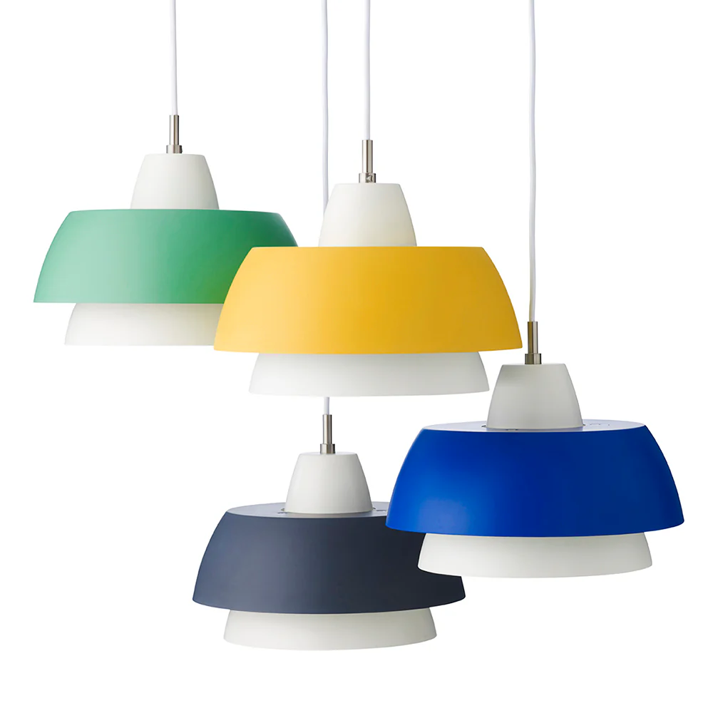 Trio Ø28 Mørk grå Taklampe Fra Superliving - I en vakker kombinasjon med de tre nyansene gir Trio-pendelen deg en moderne lampe som du kan bruke over spise- eller kj&oslash;kkenbordet.