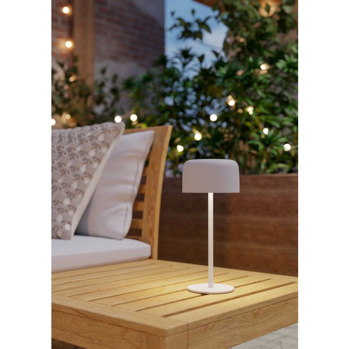 Roccanova 30cm Hvit solcellelampe Fra Eglo - Roccanova er en stilig, solcelledrevet bordlampe som kombinerer form og funksjon for både innendørs og utendørs bruk.