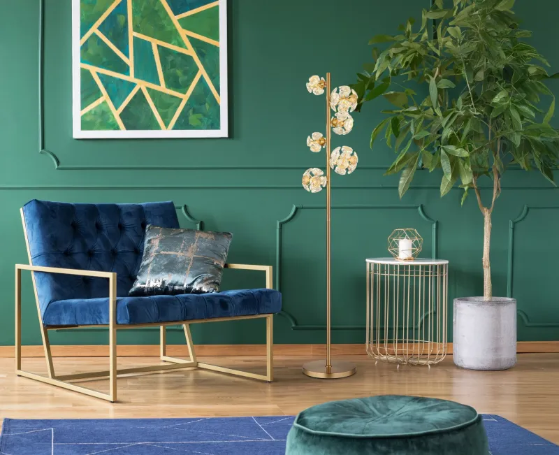 Virina Gull gulvlampe Fra Globo Lighting - Med en perfekt balans mellan modern design och funktionalitet blir Virina ett lyxigt blickf&aring;ng som f&ouml;rh&ouml;jer rummets karakt&auml;r och skapar unika ljusmoment.