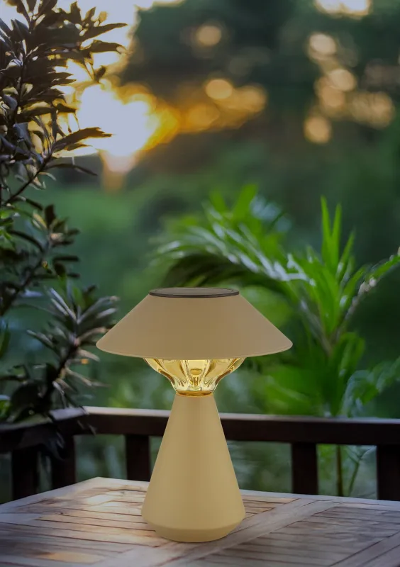 Cup LED Sand solcellelampe Fra Globo Lighting - Den diskreta designen sm&auml;lter in i alla milj&ouml;er och med IP44-klassning &auml;r den t&aring;lig mot v&auml;der och vind.
