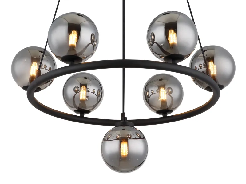 Riha Ø60 Røykfarget Taklampe Fra Globo Lighting - Lampan &auml;r av mattsvart metall och ger ditt hem en lyxig och inbjudande atmosf&auml;r.