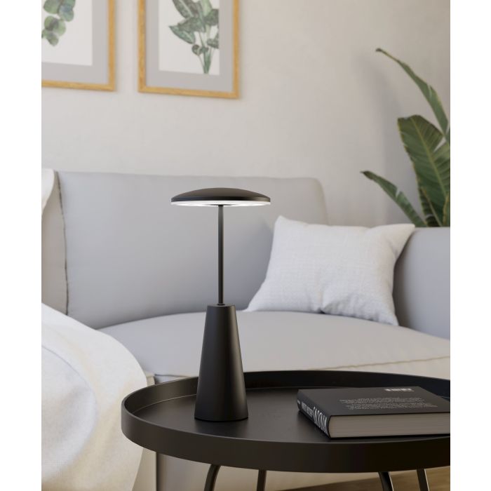 Piccola 28cm Svart bærbar Fra Eglo - Lampen styres enkelt med en berøringsdimmer og lades via USB, noe som gjør den trådløs og enkel å ta med seg.