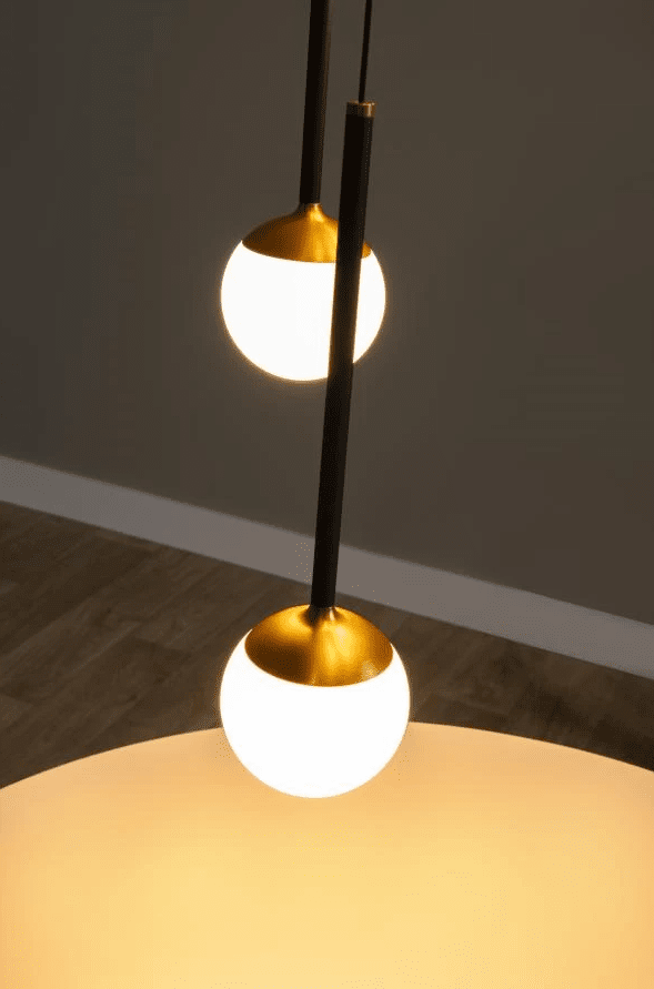 Calina Ø42 Svart Taklampe Fra Lucide - Med en justerbar høyde på opptil 170 cm er den fleksibel og kan tilpasses takhøyde og plassering.