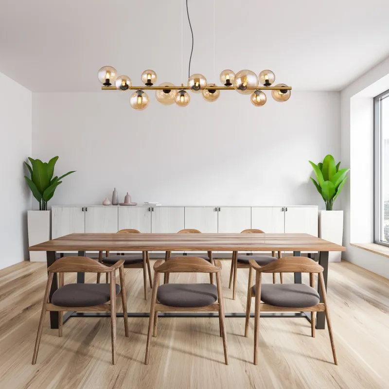 Riha 120cm Rav Taklampe Fra Globo Lighting - Lampan &auml;r av matt m&auml;ssingsf&auml;rgad metall och ger ditt hem en lyxig och inbjudande atmosf&auml;r.