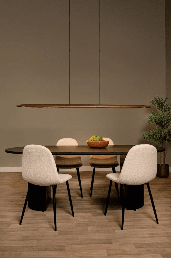 Langholt 180cm Tre Taklampe Fra Lucide - LED-panelet gir godt og sterkt lys rettet nedover, perfekt for plassering over kjøkkenet, spisebordet eller skrivebordet.