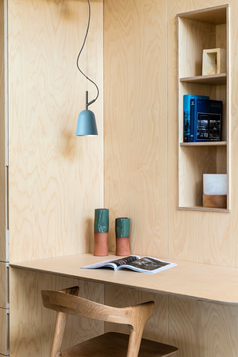Studio Ø10 Blå Taklampe Fra Faro Barcelona - Studio passer b&aring;de i det moderne hjemmet og i designbevisste kontorer &ndash; perfekt n&aring;r du vil kombinere funksjon med estetikk.