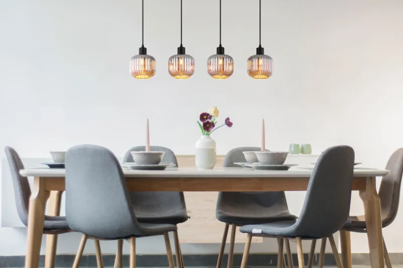 Tom 80cm Røykfarget Taklampe Fra Globo Lighting - Den mattsvarta metallen ger ett modernt uttryck och passar perfekt in i olika inredningsstilar.