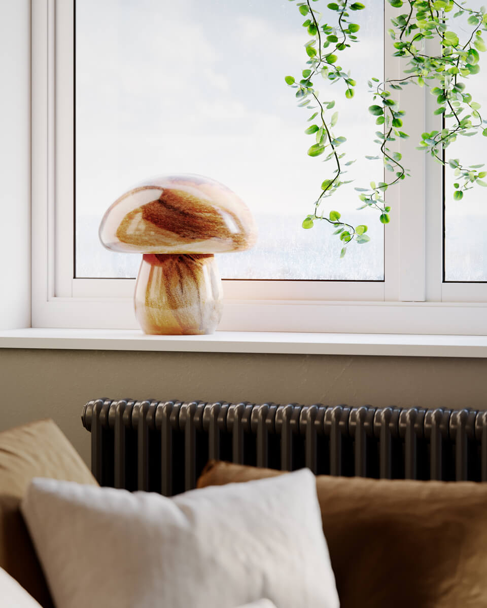 Mira Mushroom 30cm Natur bordlampe Fra By Rydéns - Lampen er ikke bare en funksjonell lyskilde, men ogs&aring; en kunstnerisk detalj som fremhever interi&oslash;ret ditt med sitt naturinspirerte design og h&aring;ndlagde kvalitet.