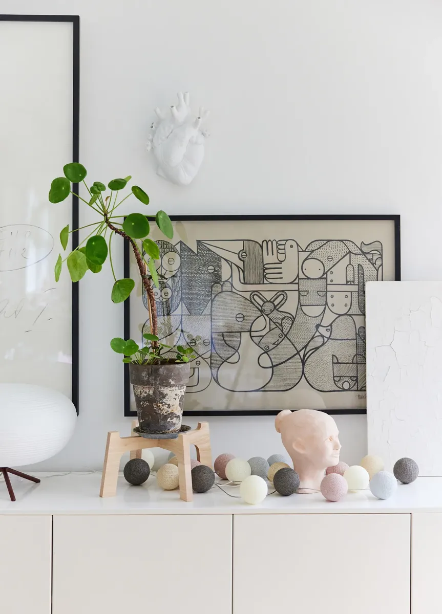 Irislights Blush 20-lights Flerfarget Fra Irislights - Kulene sprer en behagelig gl&oslash;d n&aring;r lyslenken er tent, og den kan plasseres p&aring; mange forskjellige m&aring;ter for &aring; skape variasjon!