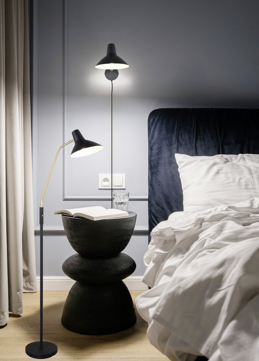 Traveller Svart gulvlampe Fra Trio Lighting - 