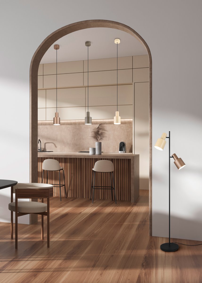 Agudo Brun gulvlampe Fra Trio Lighting - Med sine horisontalt justerbare lampeskjermer i harmoniske farger – kaffe og lysebrun – skaper den en varm og innbydende atmosfære i rommet.