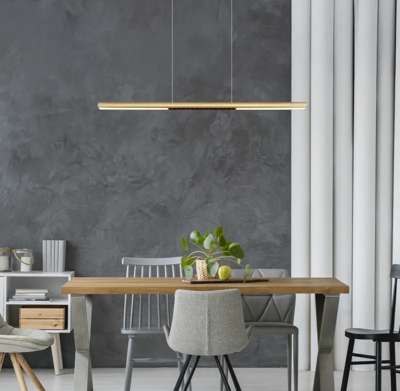 Cody 120cm Gull Taklampe Fra Globo Lighting - Lampan &auml;r tillverkad av aluminium i en mattguld finish som ger ett elegant och tidl&ouml;st uttryck som smidigt sm&auml;lter in i olika inredningsstilar, perfekt f&ouml;r stora matbord eller k&ouml;ks&ouml;ar.