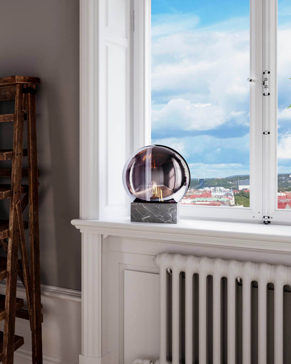 Glori 35cm Røykfarget bordlampe Fra By Rydéns - Glori er en storsl&aring;tt skj&oslash;nnhet med kombinasjonen av marmor og glass.