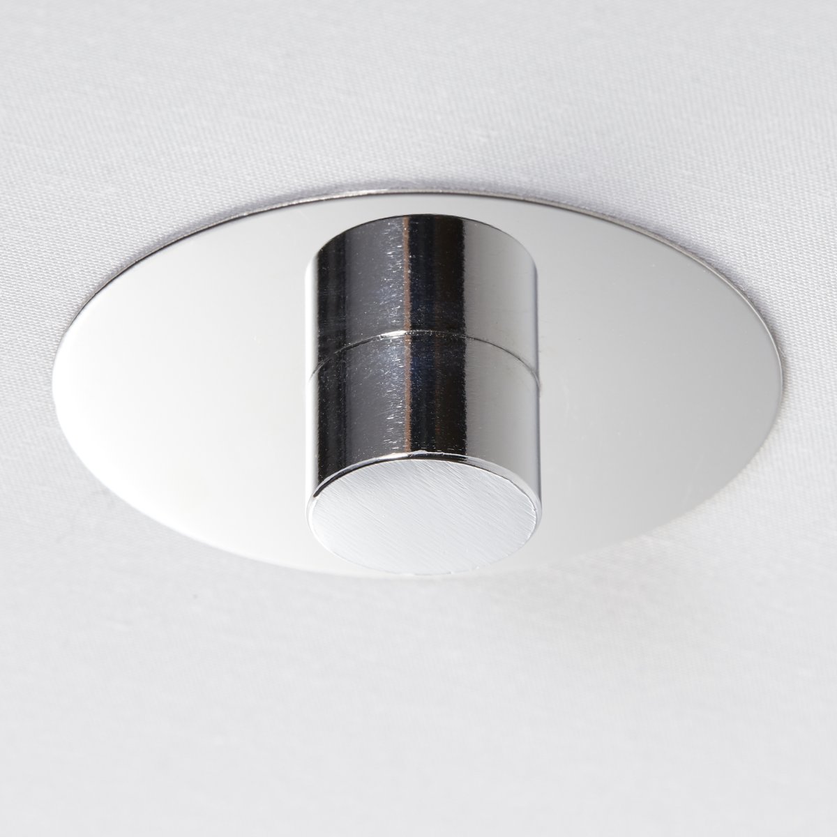 Andria Ø60 Grå plafond Fra Brilliant - Den dekorative Andria taklampen sprer et hyggelig og innbydende lys i alle rom, uansett om det er på soverommet eller gangen.