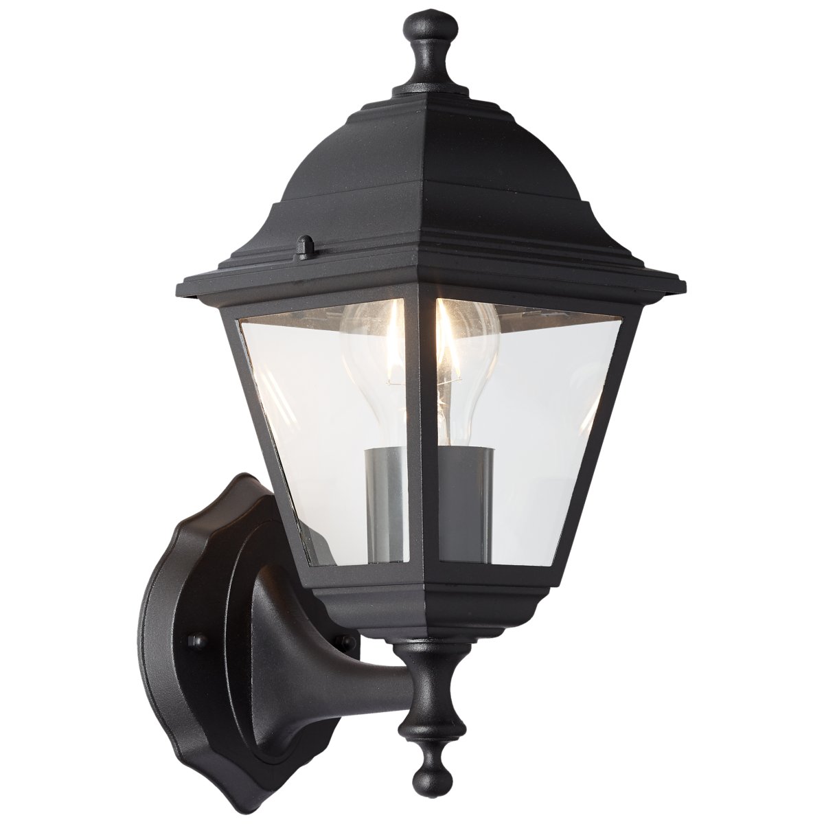 Nissie Svart utendørslampe Fra Brilliant - Denne elegante utendørs vegglampen gir praktisk belysning og fungerer som en dekorativ detalj ved inngangsdøren din.