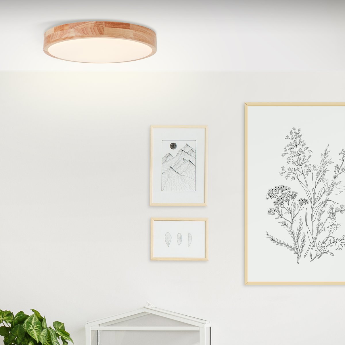Slimline Ø40 Lyst tre plafond Fra Brilliant - Med sin FSC-sertifiserte treramme gir den en naturlig f&oslash;lelse, samtidig som den er energieffektiv takket v&aelig;re LED-teknologi.