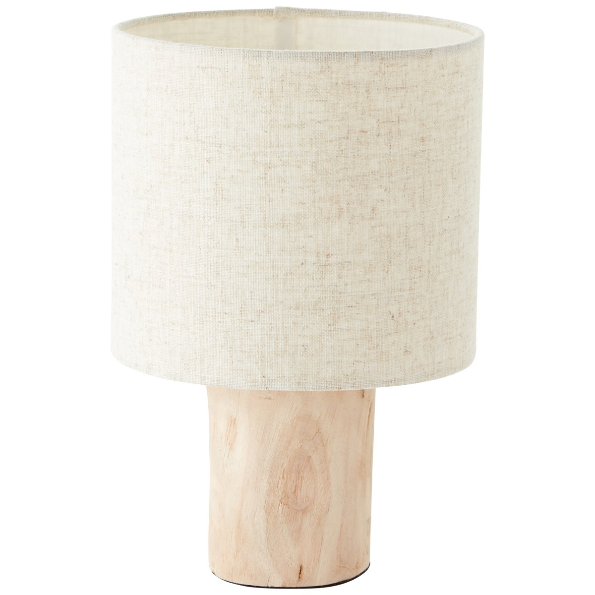 Pia 30cm Natur bordlampe Fra Brilliant - Den har en naturlig design med fot i FSC-sertifisert tre, som betyr at treverket kommer fra bærekraftig skogbruk.