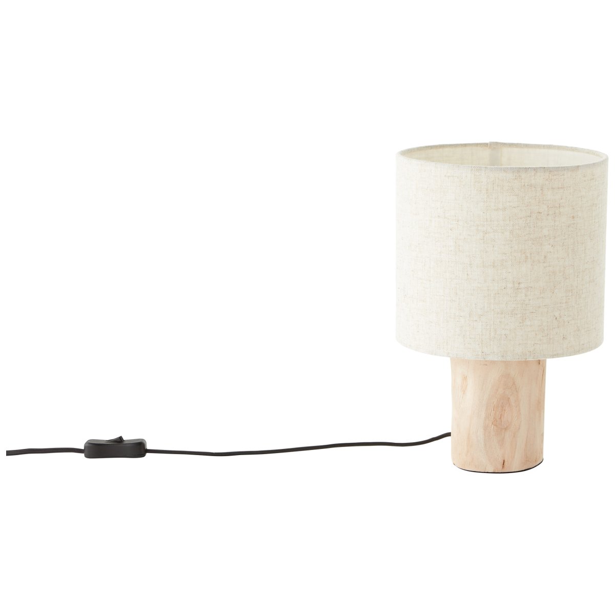Pia 30cm Natur bordlampe Fra Brilliant - Den har en naturlig design med fot i FSC-sertifisert tre, som betyr at treverket kommer fra bærekraftig skogbruk.
