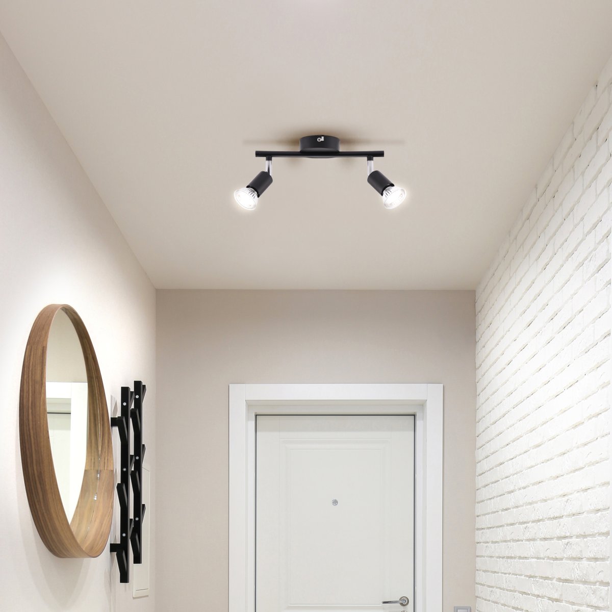Prato 2 Matt svart spotlight Fra Brilliant - Lampen er laget av metall og har et stilig design som passer godt inn i moderne interiør.