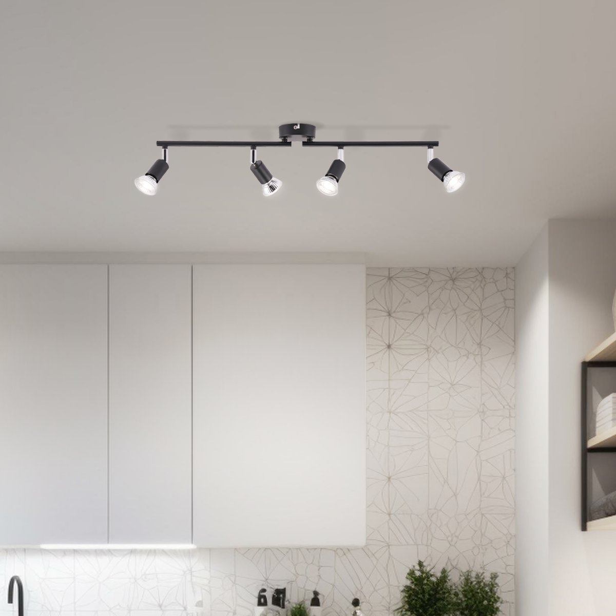 Prato 4 Matt svart spotlight Fra Brilliant - Lampen er laget av metall og har et stilig design som passer godt inn i moderne interiør.